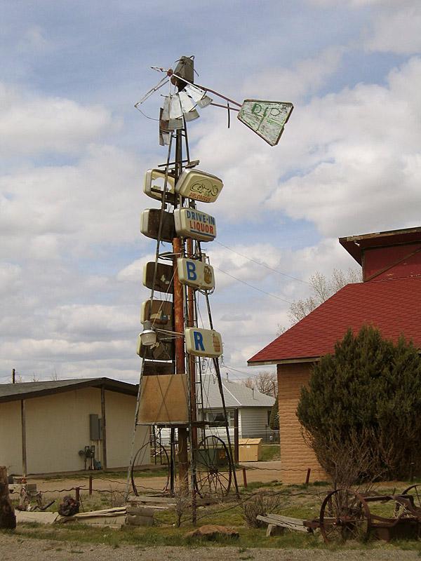 Diplodocus Drive-Through Liquors & Bar - A roadside stop from the past: "Diplodocus Drive-Through Liquors & Bar" in a one-horse Wyoming town!