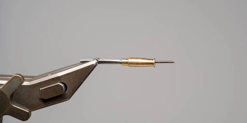 Tube needle and bottle tube