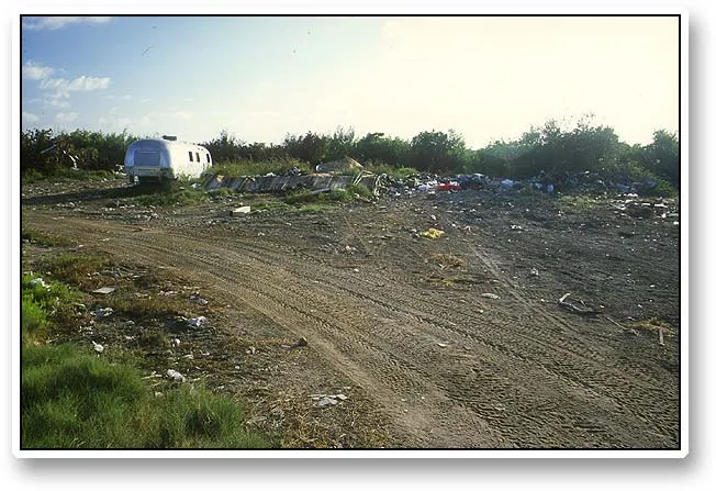 Trash! - Ambergris Caye is far from tropical paradise only. When riding off into the unknown you will often meet sights like this: huge piles of trash just dumped along the road. Be prepared for this as soon as you move away from the traditional tourist destinations or sights.