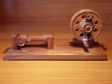 The mahogany line winder painted with a satin glossy varnish and ready to use for line cleaning The mahogany line winder painted with a satin glossy varnish and ready to use for line cleaning