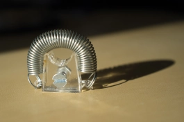 With spring mounted With spring mounted