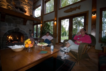 Waiting ladies Waiting ladies