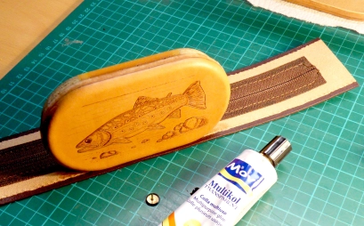 Gluing the top part on the middle part Gluing the top part on the middle part