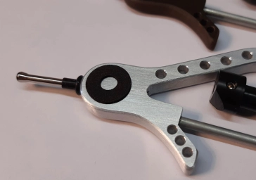 The soft rubber grips½ The soft rubber grips½