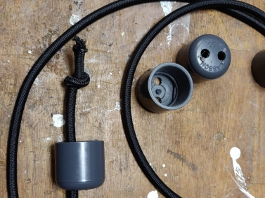 Mounting the cord Mounting the cord