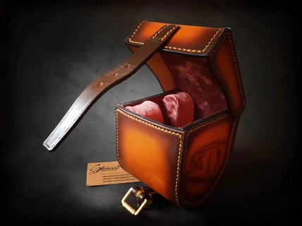 The inside of a leather case for a Hardy reel The inside of a leather case for a Hardy reel