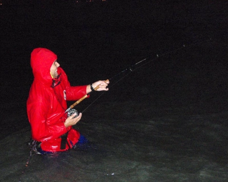 Jacques fighting a large shark. Note the safety rope around his middle. Jacques fighting a large shark. Note the safety rope around his middle.
