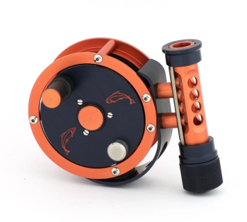 Combined reel and seat Combined reel and seat