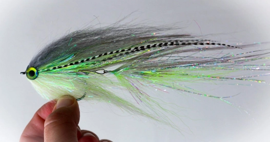 Bucktail articulated streamer Bucktail articulated streamer
