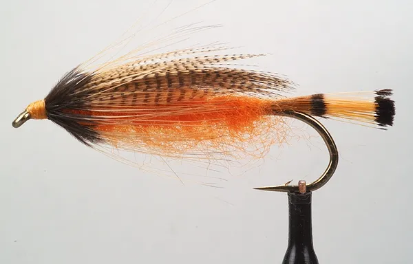 Branchu - A more clinical view of the fly. Notice that even though the body is quite slender it's teased out on the underside to add a bit of volume