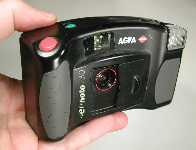 A real oldie: Agfa ePhoto 780 - A stunning 640*480 pixels - half a megapixel and very small. A lot has happened in digital cameras since my first model.