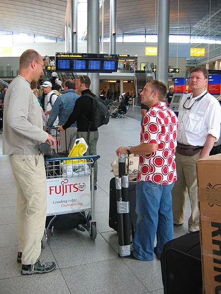 Waiting in line - In the airport in Copenhagen, still pale. From the left: Lars, Kenneth and Kim.