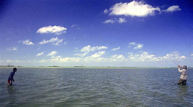 Hooked - Mexico, Ascension Bay, Sian Kaan
Julern and Benito into a bonefish, the last day.