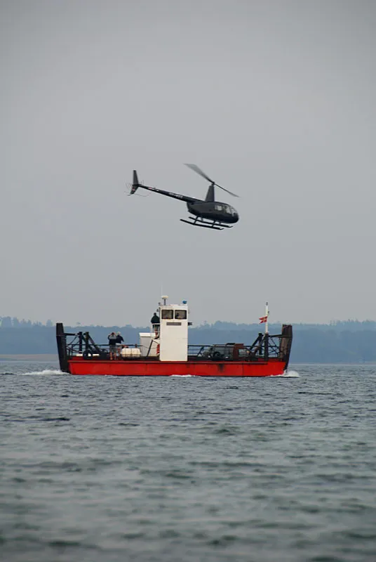 Old and new - Transports of different ages: Wedellsborg's ferry and the baronesse's helicopter