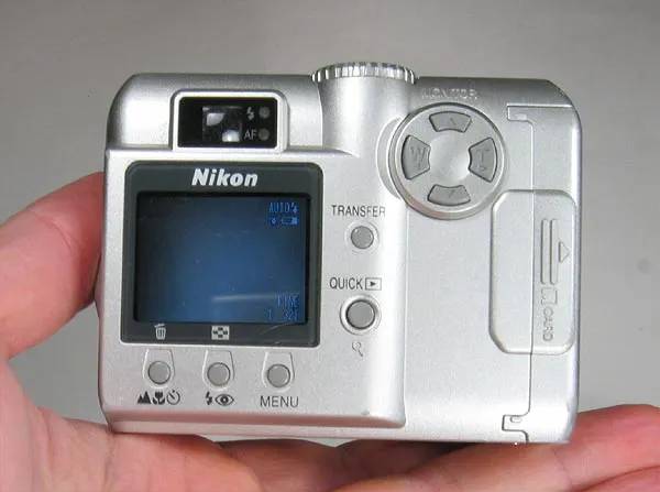 Simple, sufficient - The backside of the Nikon 775 offers no intimidation or surprises. It\'s very easy to use and does most of what you need to take good fly pics.