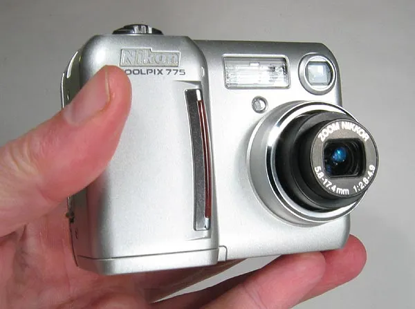 Nikon CoolPix 775 - This 2 megapixel Nikon CoolPix 775 has been used for a lot of the pictures on GFF - both flies and fishing action. It has cranked out more than 4500 pictures in the last couple of years, and it has been more than sufficient for web use - but not quite adequate for print.