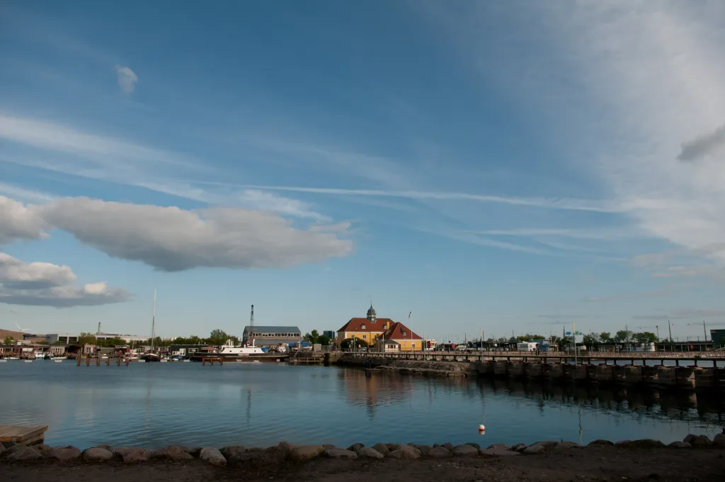 The sluice - The narrow foot bridge over the sluice at Sluseholmen is worth a visit for the sights alone