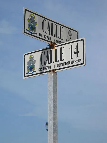 Street signs - The corner of the harbour street (Galle 9) and the street next to the hotel.