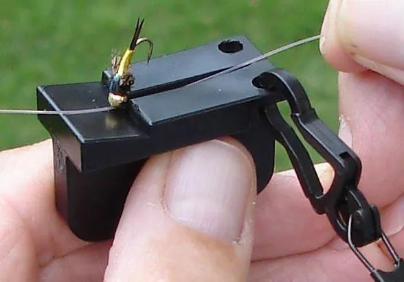 Magnetic threader - Mount the fly and poke the tippet through