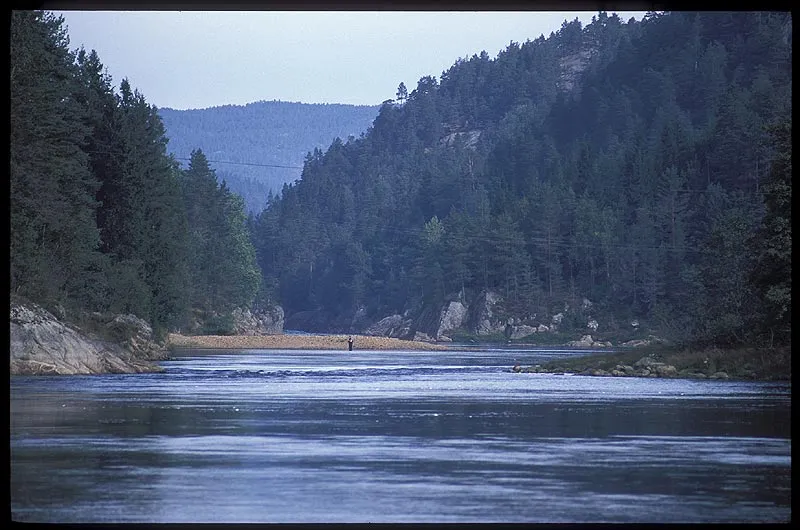 Zone 4 - The upper zone - zone 4 - is fished by few people, which leaves room for the few that do.